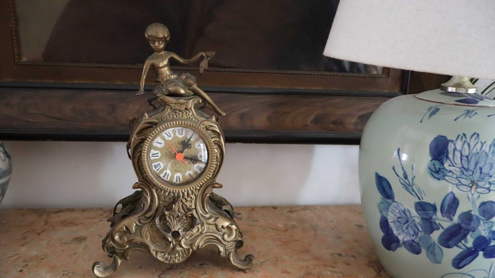 Relógio de mesa em bronze