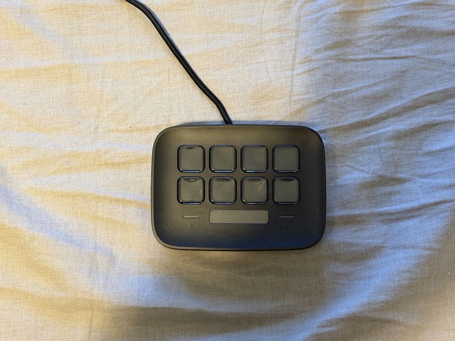 Stream Deck Neo