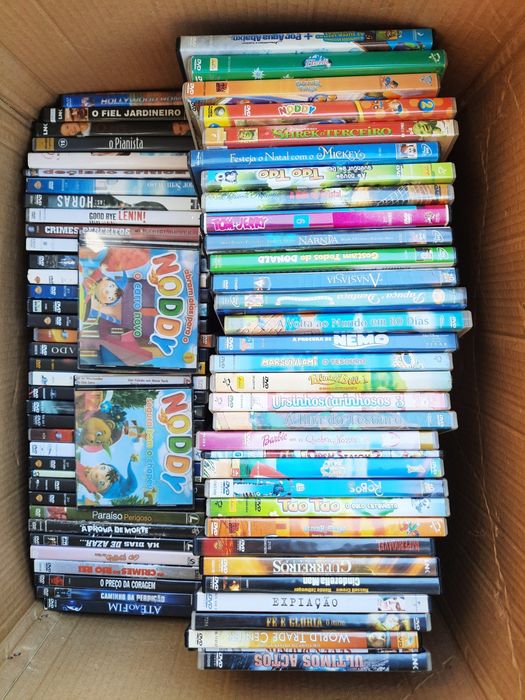 Lote de 108 DVDs