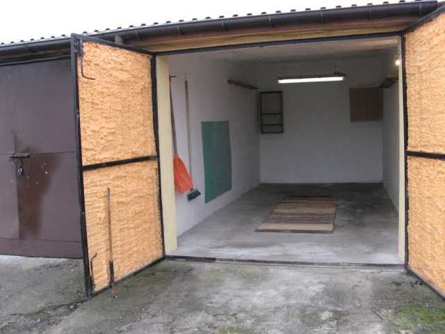 Garaż ul. Sikorskiego  os. Polonez.