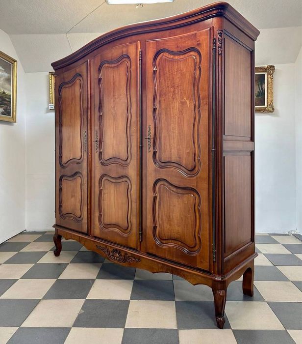 Шафа дерево шкаф