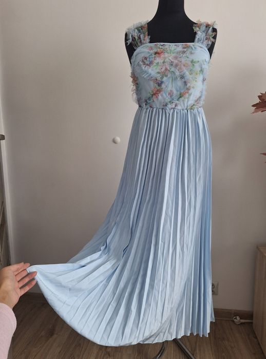 Piękna pastelowa błękitna sukienka plisowana 36 nowa baby blue