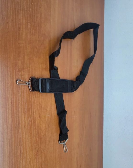 Granatowa teczka na laptop 15,6 cali
