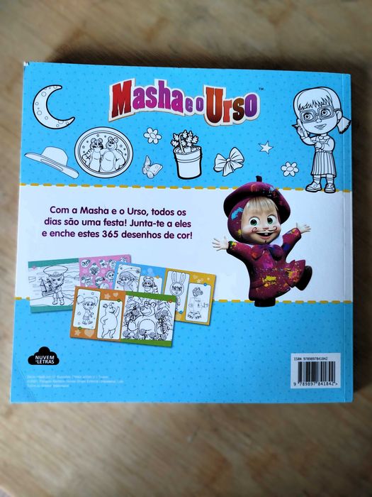 Masha e o Urso - 365 Desenhos para Colorir
