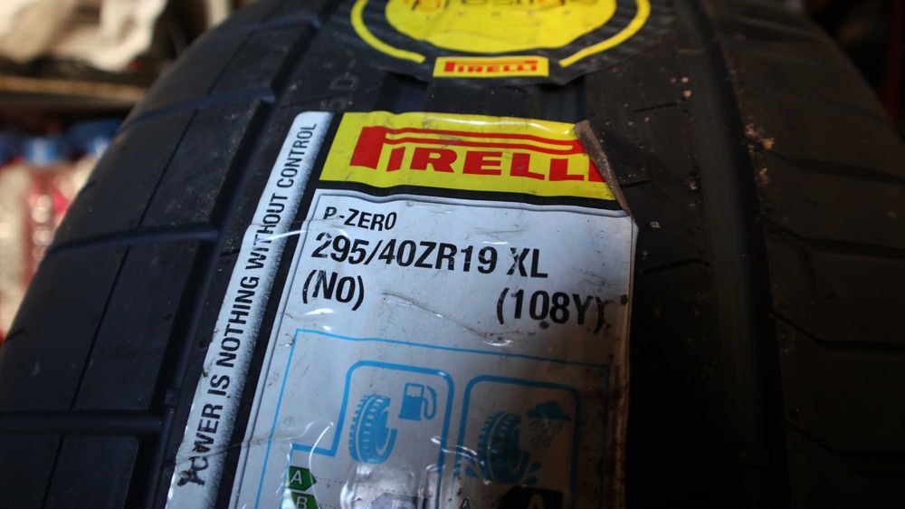 Комплект літніх шин Pirelli PZero 295/40 R19 НОВІ