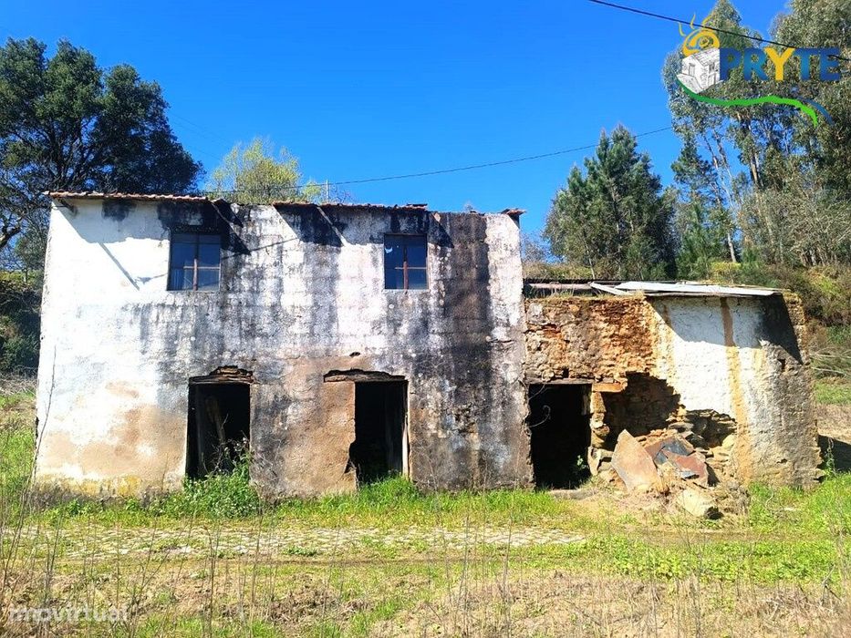 Ruínas com terreno situadas a 5 quilómetros da Vila da Sertã