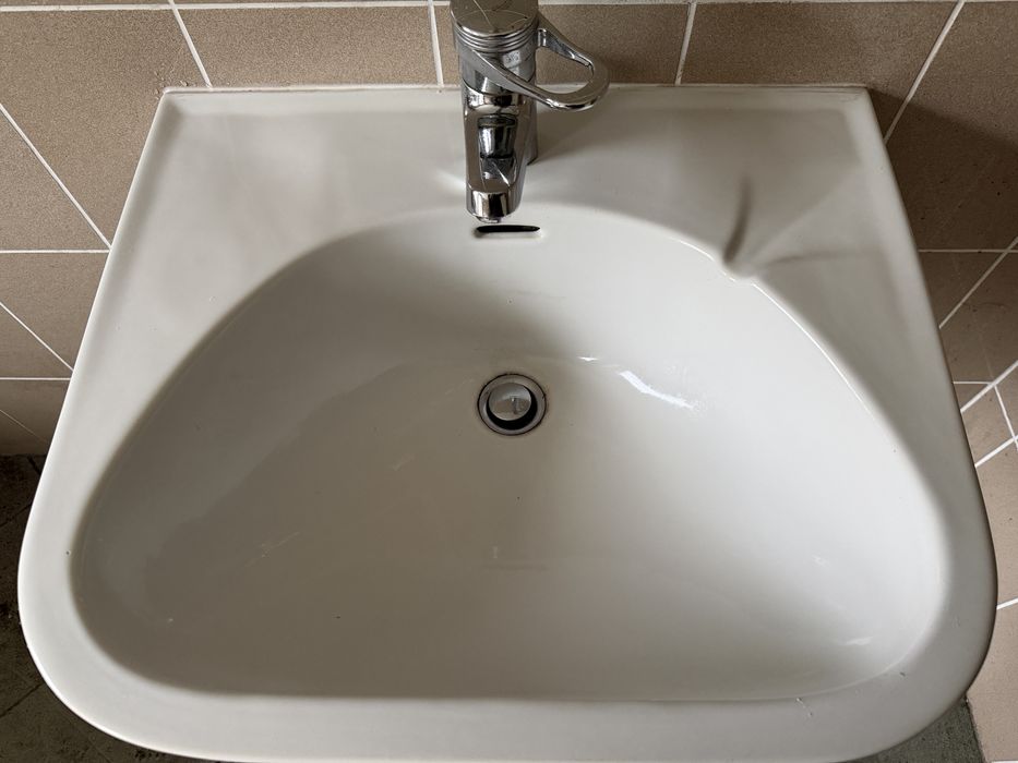 Umywalka ceramiczna + bateria GROHE