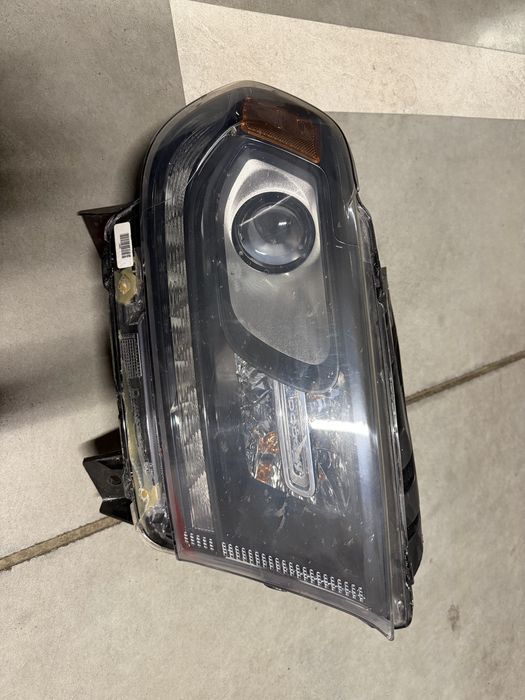 Durango 2014-2020 lampa prawa xenon z poziomowaniem