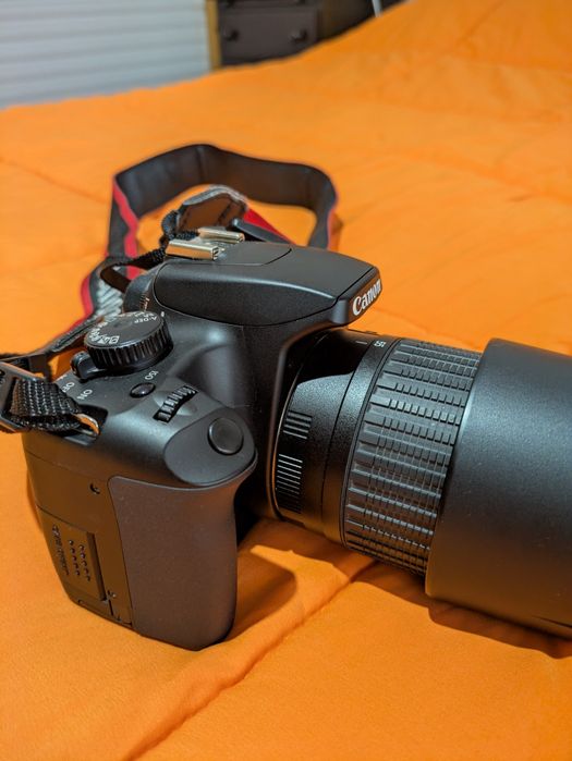 Máquina fotográfica canon D1000