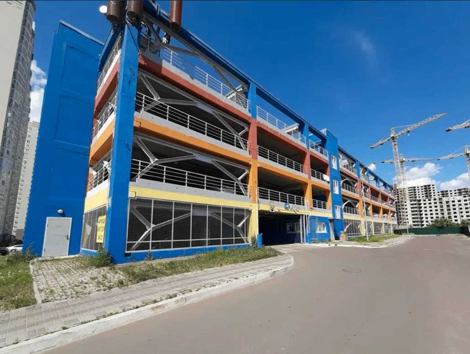 Паркомісце в паркінгу ЖК Патріотика, вул.Софії Русової, 9. Власник.