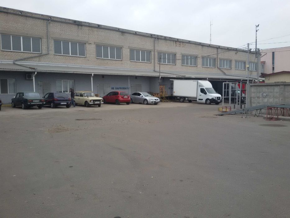 Під виробництво - надійне електропосточання, висока стеля 10м.