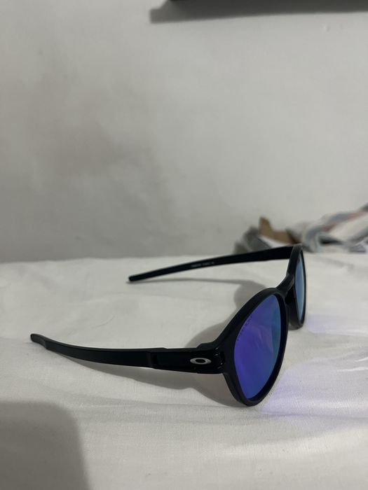 Oculos oakley latch