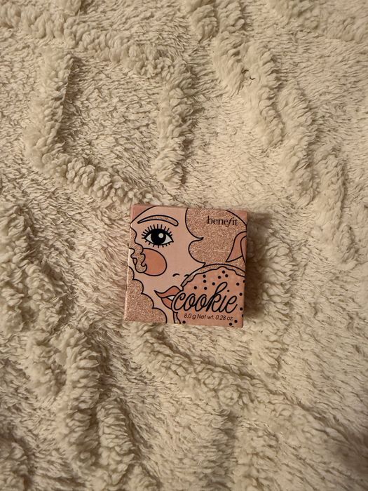 Benefit rozświetlacz cookie