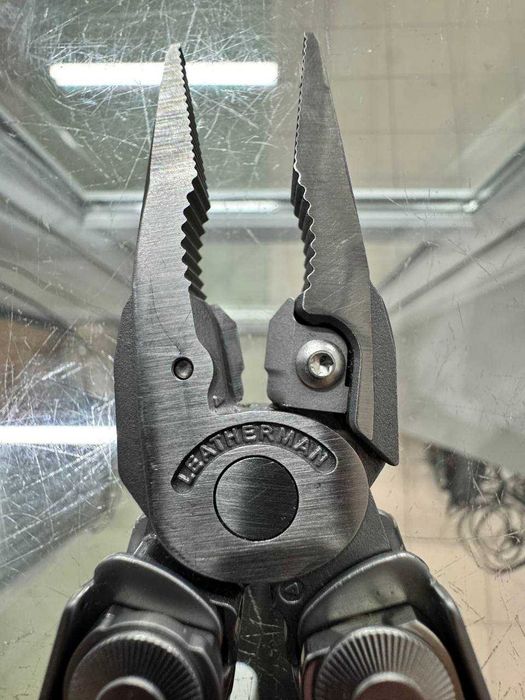 МультітулLEATHERMAN SURGE