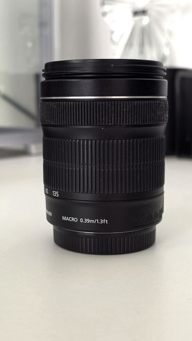 Canon EF-S 18-135mm f/3.5-5.6 IS