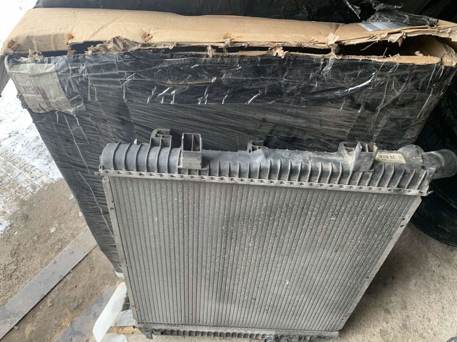 Радіатор охолодження двигуна Mercedes Vario 614 TDI