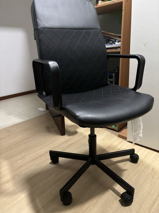 Cadeira com rodas ikea