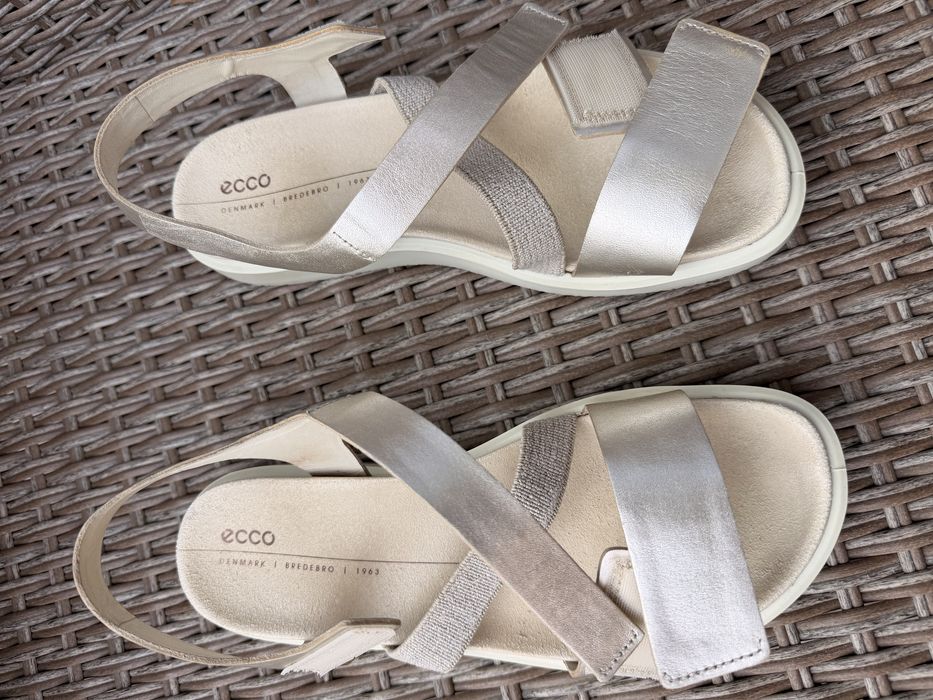 Босоніжки Ecco , р. 39. (24,5см)