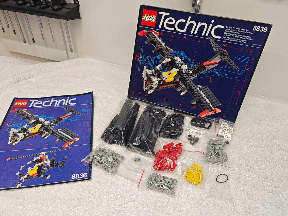 Lego Technic 8836 "Sky Ranger"; 1992; [77]
