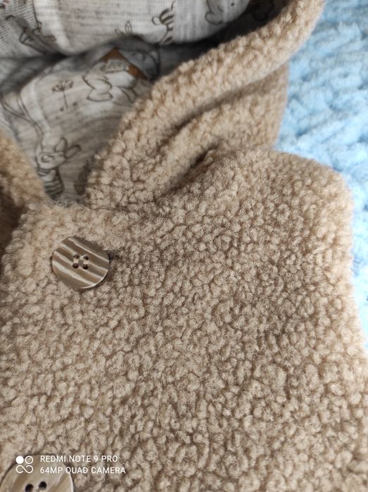 Дуже класна та стильна жилеточка фірми George серія Disney baby