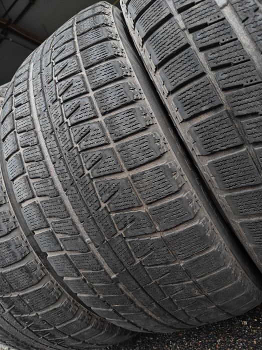 R17 225 55 шини зимові Bridgestone Blizzak Revo GZ