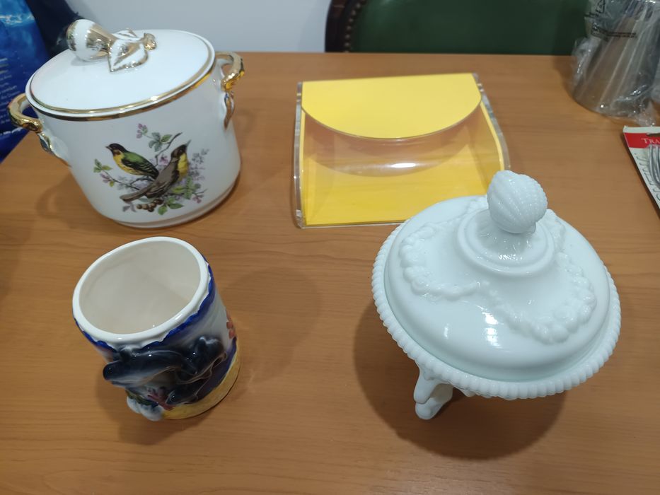 Várias loiças de cozinha