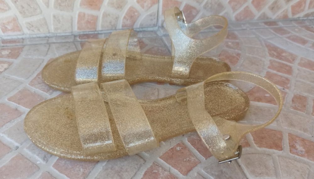 Sandálias Douradas