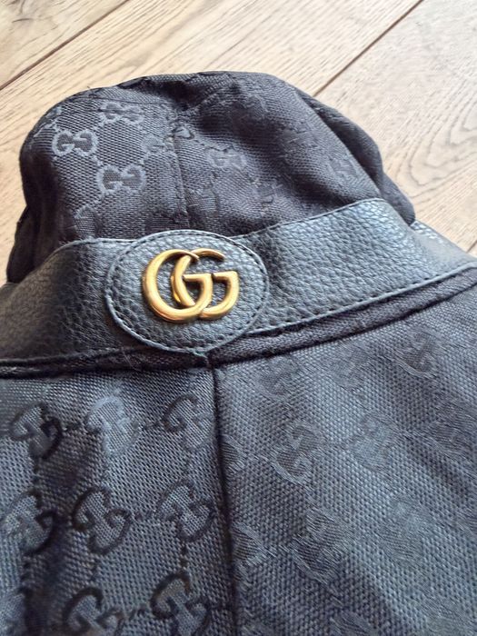 Gucci – czarny kapelusz bucket z monogramem GG