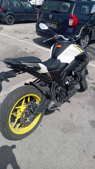 Mota desportiva nova