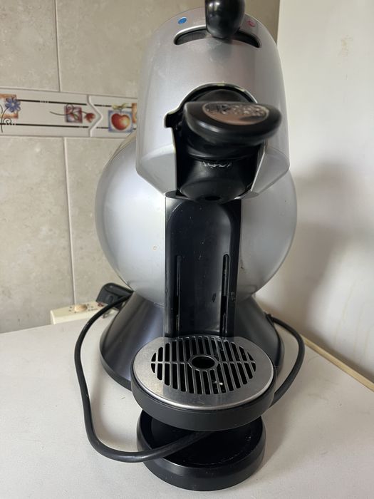 Máquina de Café Dolce Gusto em Excelente Estado + Oferta de Cápsulas