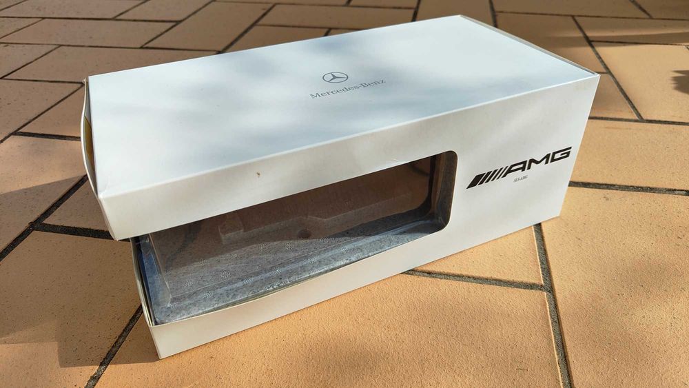 Mercedes Benz SLS Coupé Minchamps 1/18