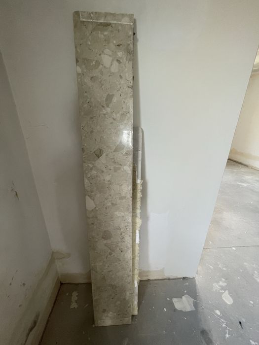 Parapety z demontażu konglomerat