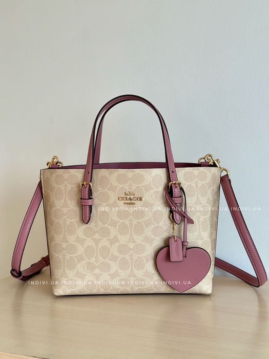 Жіноча сумка бренду Coach