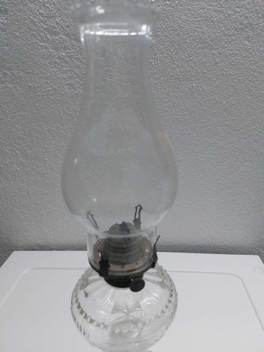 Candeeiro de petróleo com chaminé - Vintage