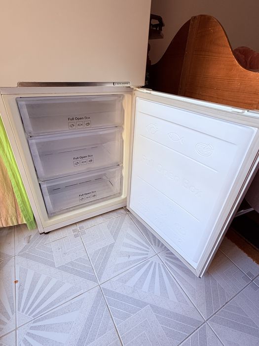 Geladeira Samsung No Frost 328L – Excelente Estado