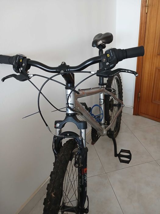 Bicicleta BTT Rockrider RR5.2 alumínio 24"