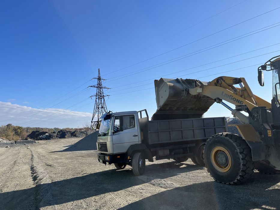 Щебінь, камінь, гранвідсів,пісок.