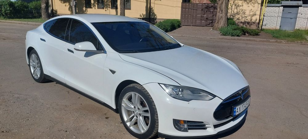 Tesla Model S 85 кв