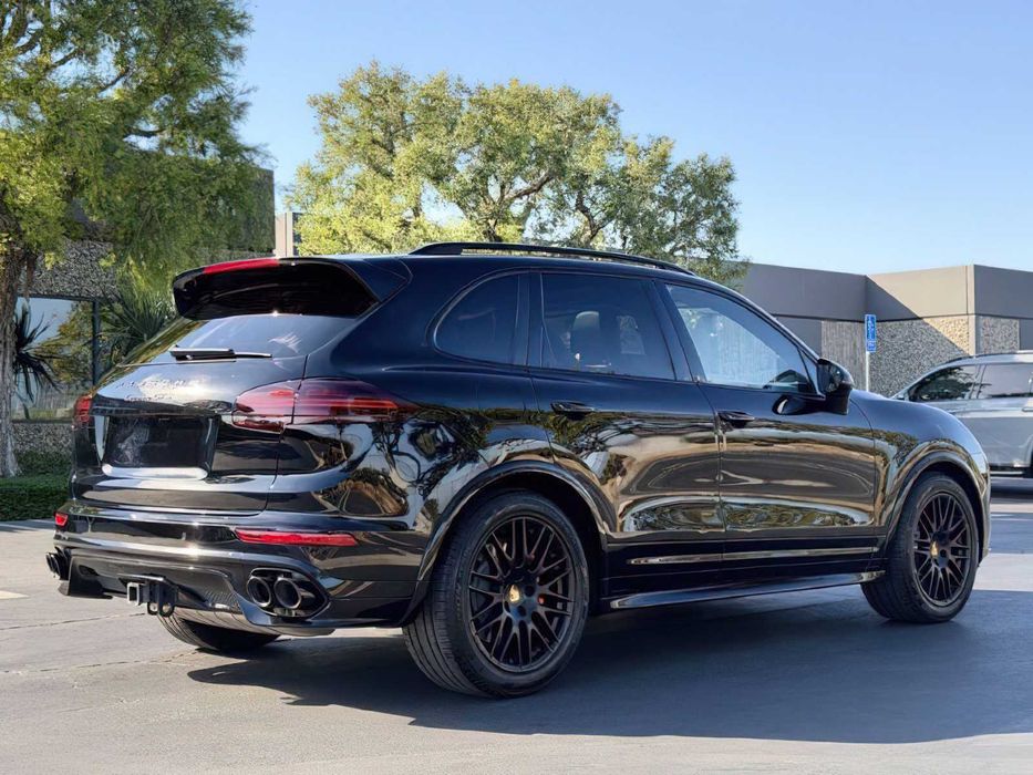 Porsche Cayenne      2017