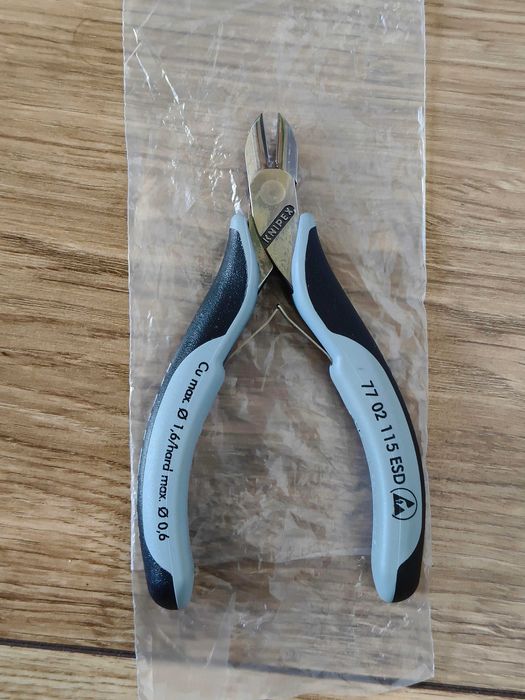 Szczypce precyzyjne, tnące Knipex 77 02 115 ESD