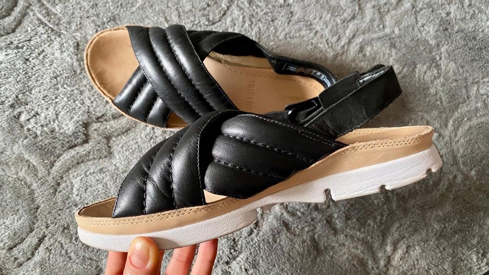 Clarks skórzane sandały