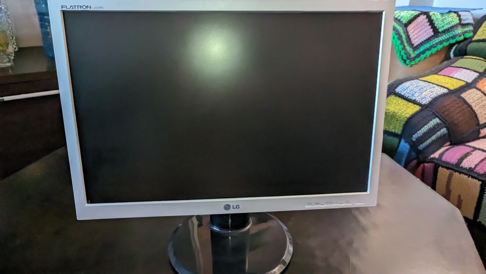 Монітор Samsung SyncMaster B2240, LG FLATRON L222WS