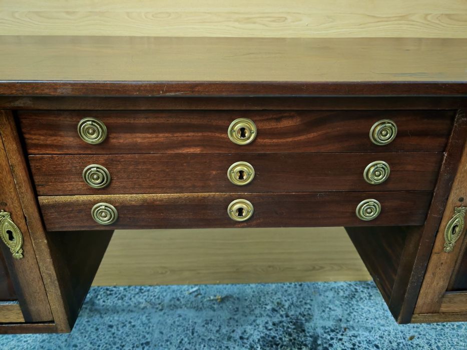 Secretária / mesa de encostar antiga