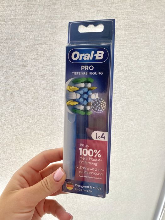 Насадки к электрической зубной щетке  Oral-B Braun 3D White Pro