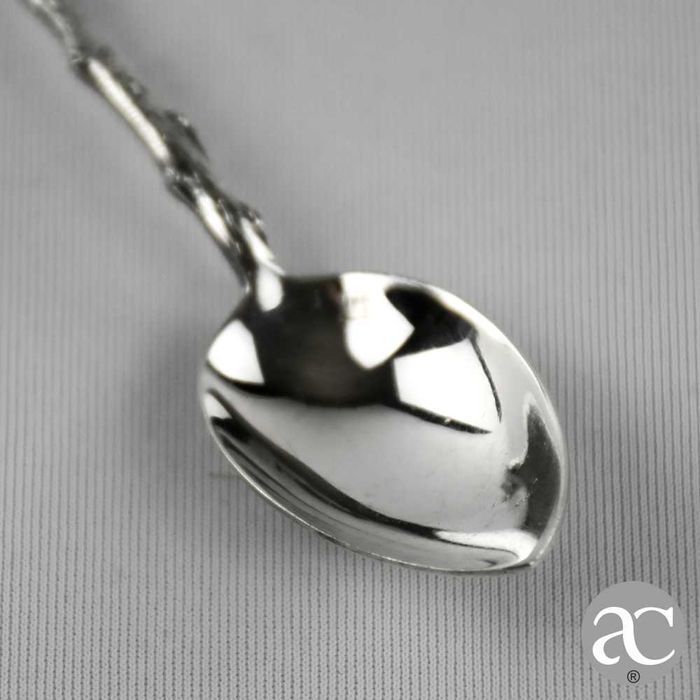 Colher de Souvenir forma de folha brasão e inscrição no cabo “Ajaccio”