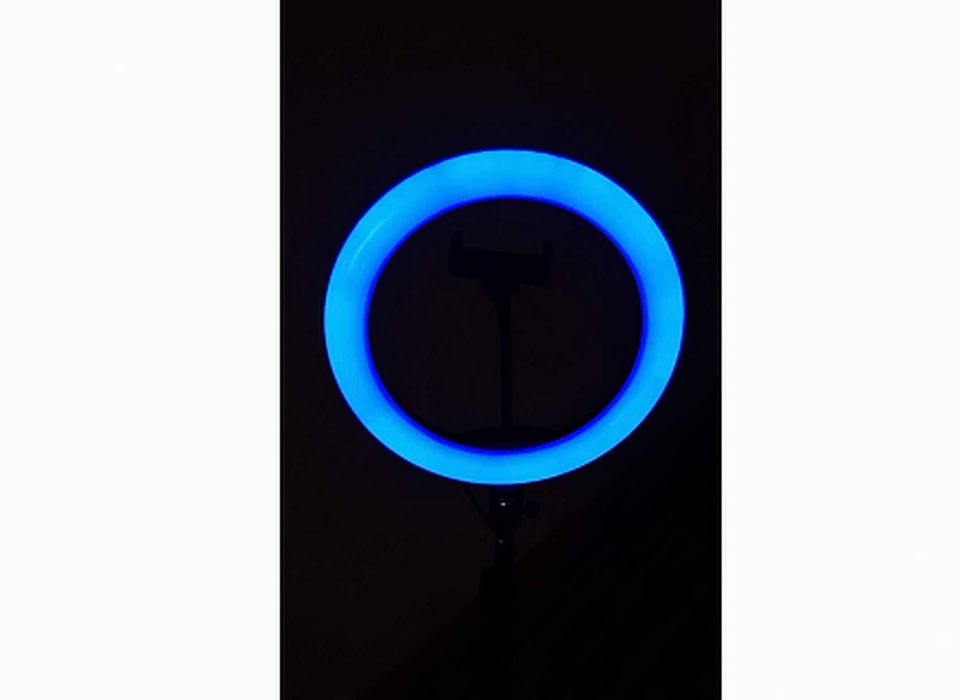 Цветна кольцевая лампа по штативом. диаметр 30 см