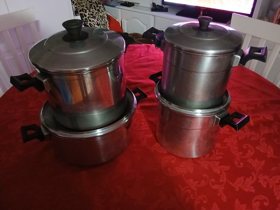 Conjunto de panelas e  1 tacho