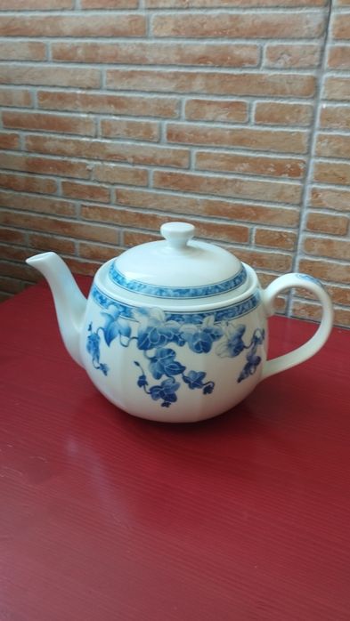 Bule de chá vista alegre