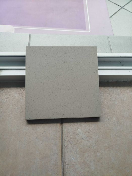 Płytka tarasowa/zewnętrzna 20×20 cm – nowa, 10 m²