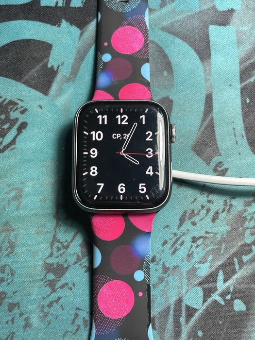 Продам Apple Watch 5 32gb